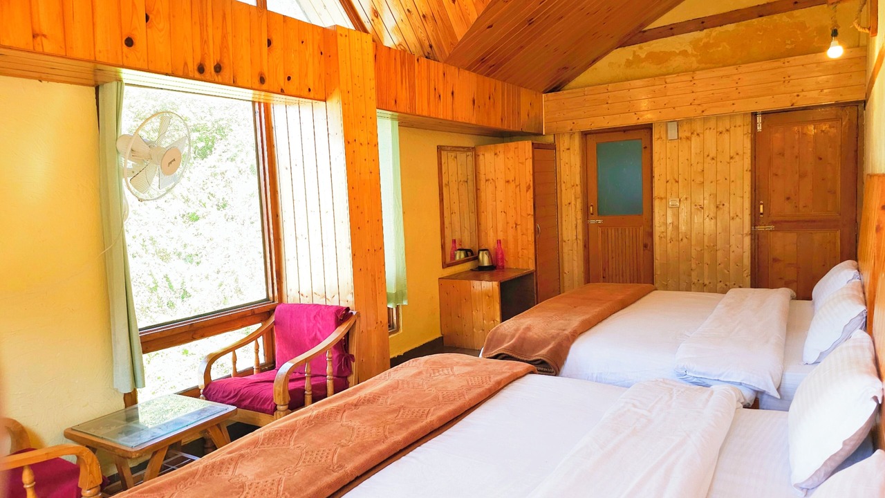 Photo of Bedroom in Jibhi