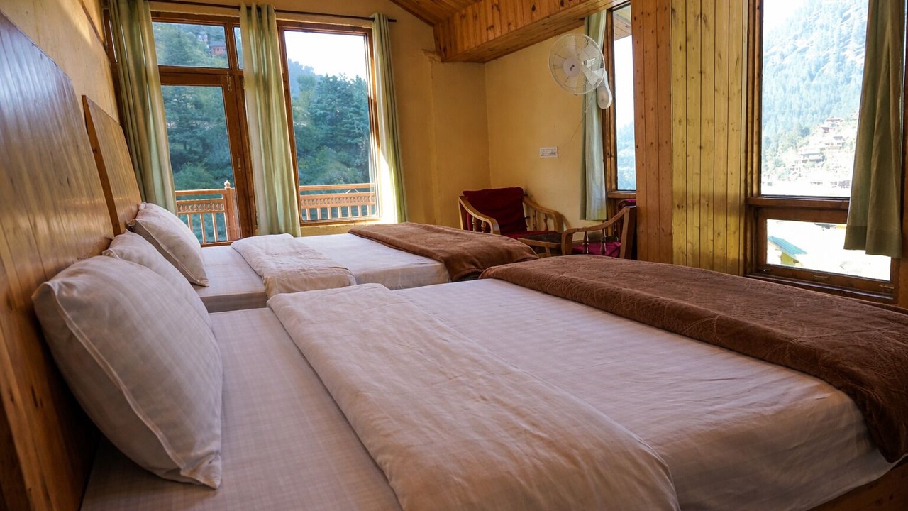 Photo of Bedroom in Jibhi