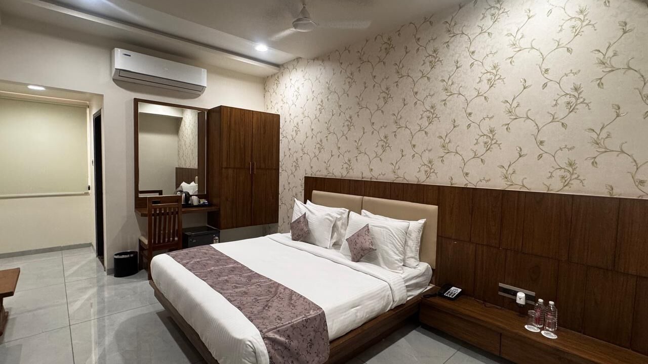 Photo of Bedroom in Sayajiganj