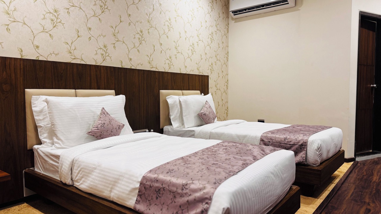 Photo of Bedroom in Sayajiganj
