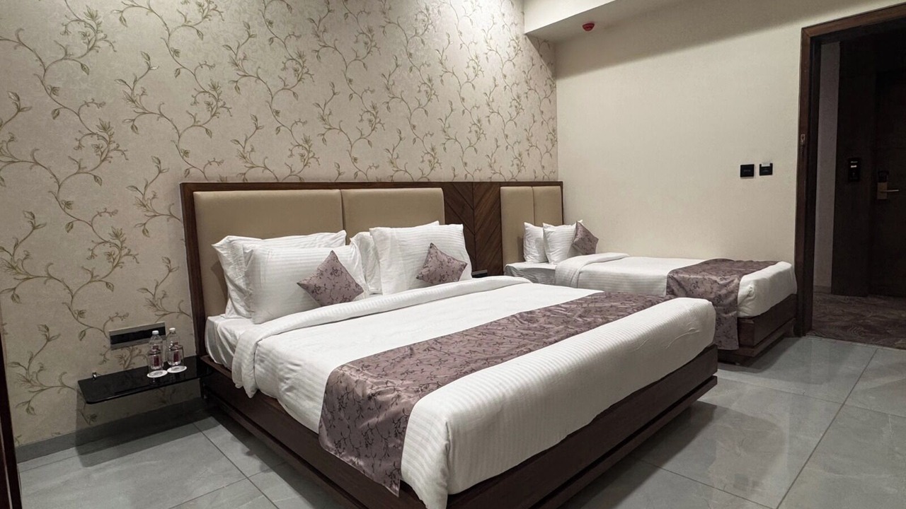 Photo of Bedroom in Sayajiganj