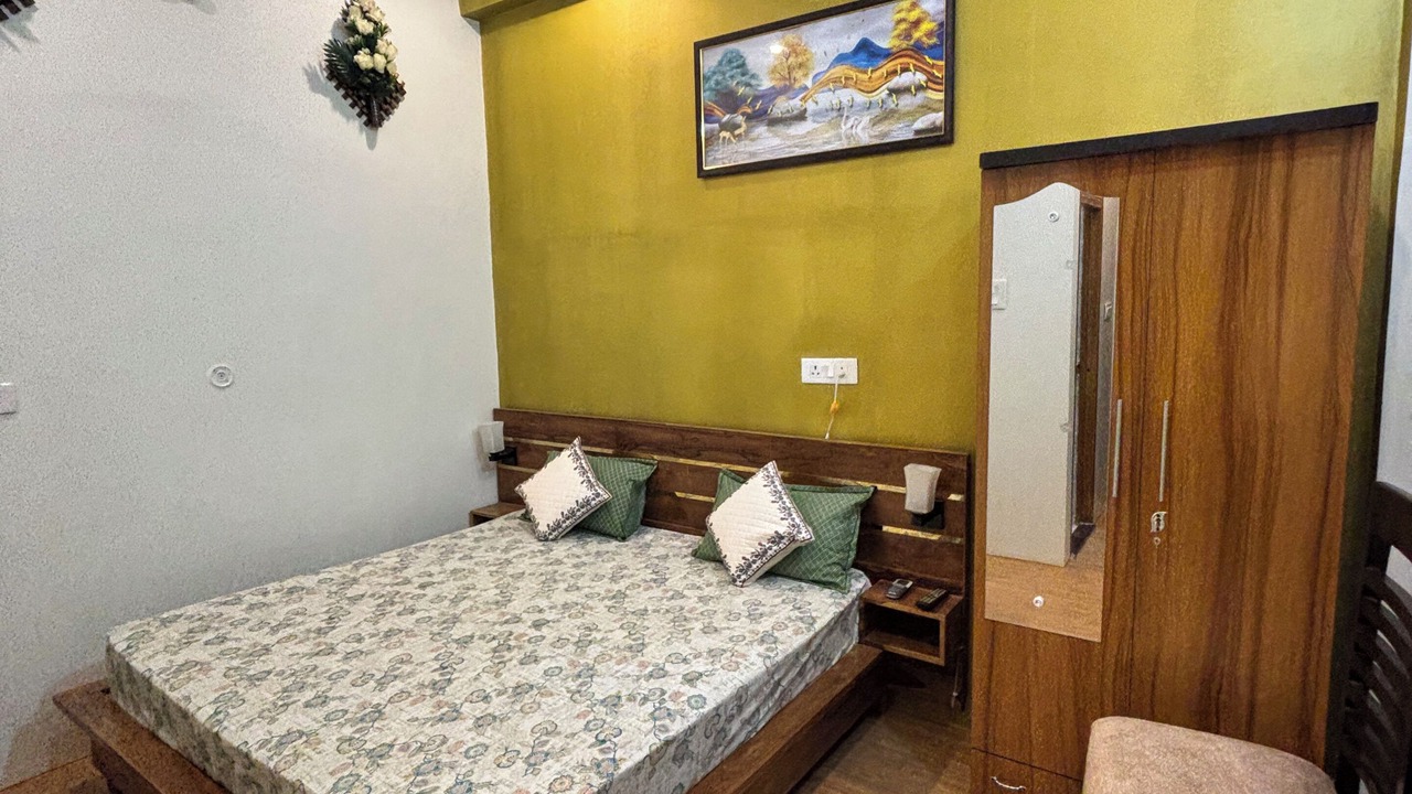 Photo of Bedroom in Naini
