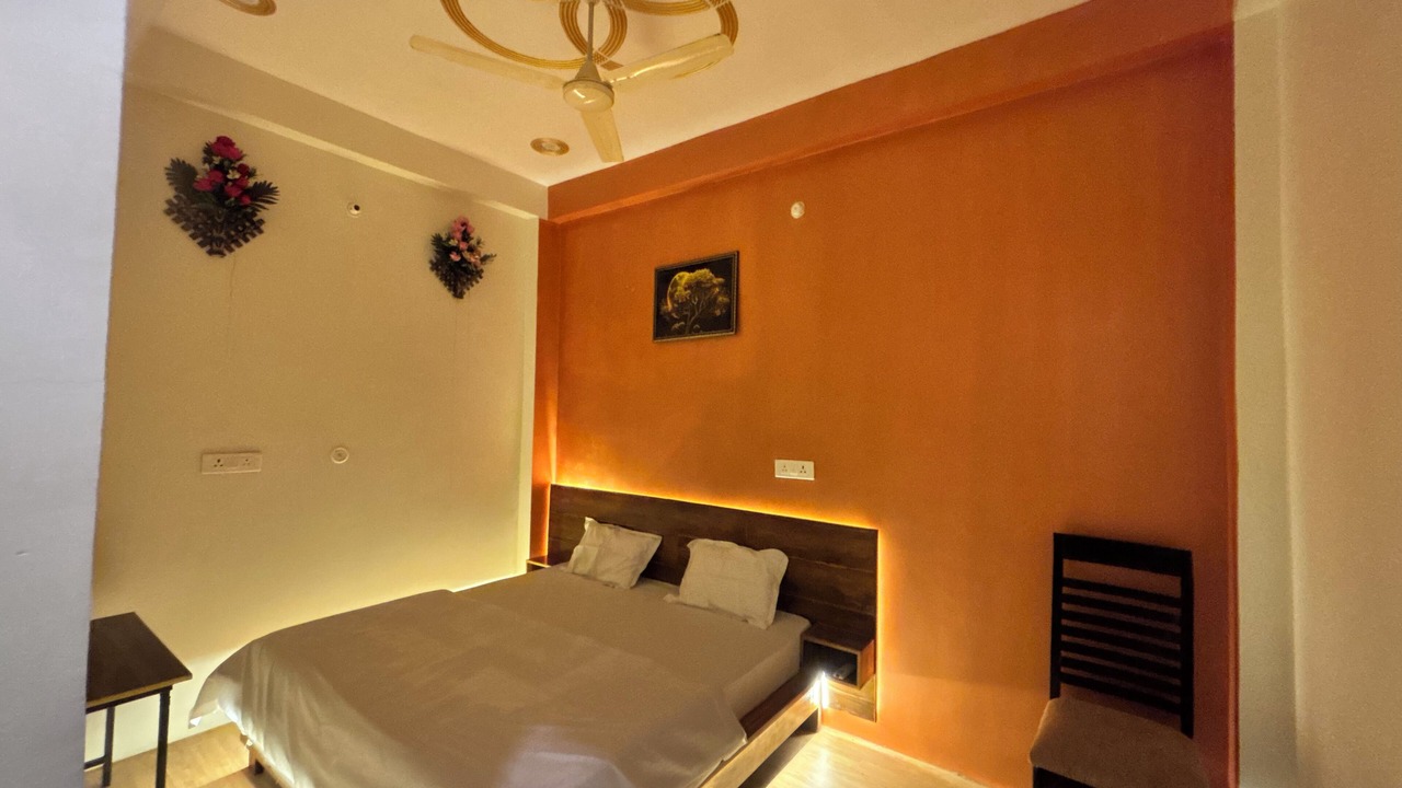 Photo of Bedroom in Naini