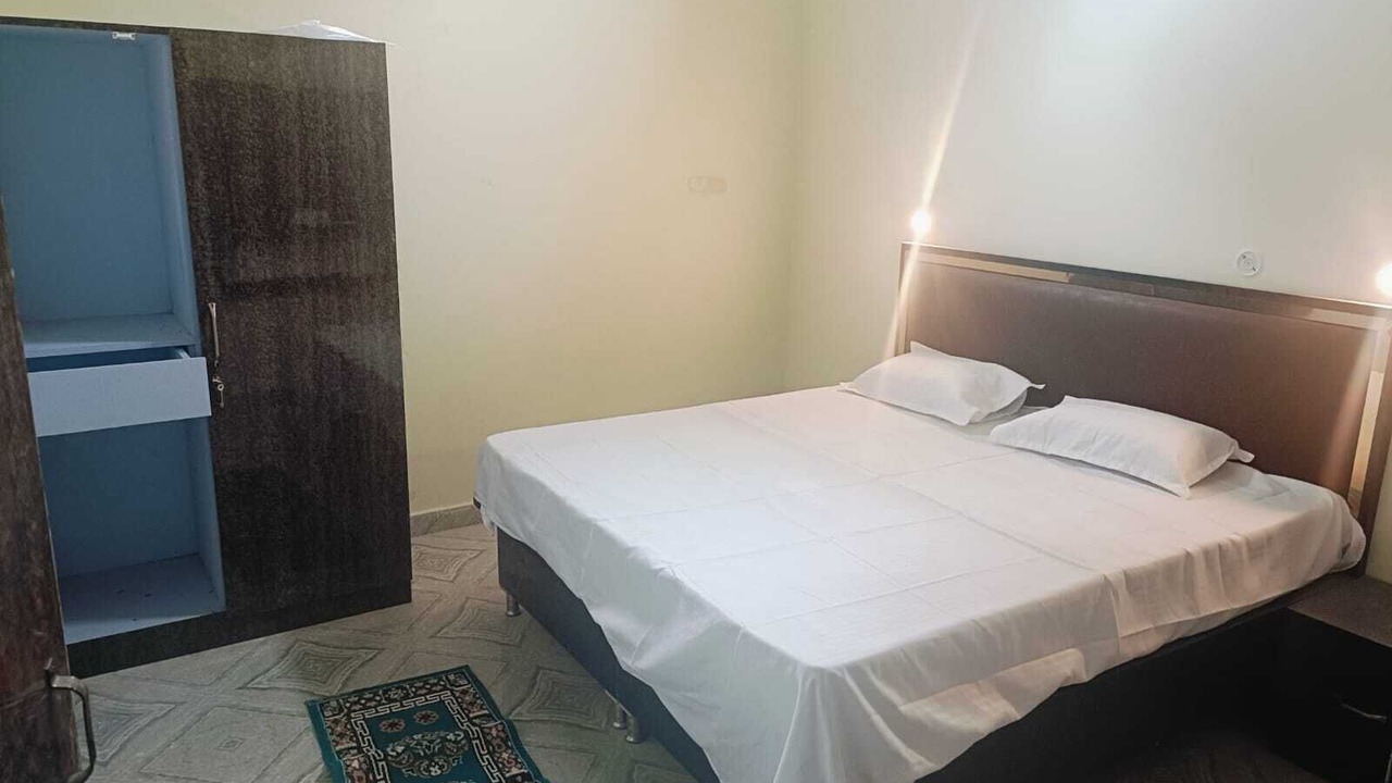 Photo of Bedroom in Naini