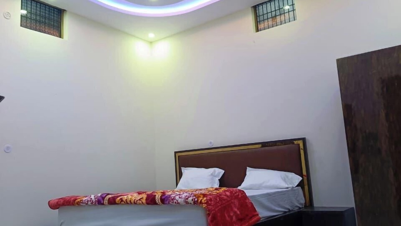 Photo of Bedroom in Naini