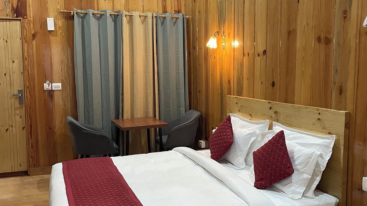 Photo of Bedroom in Mukteshwar