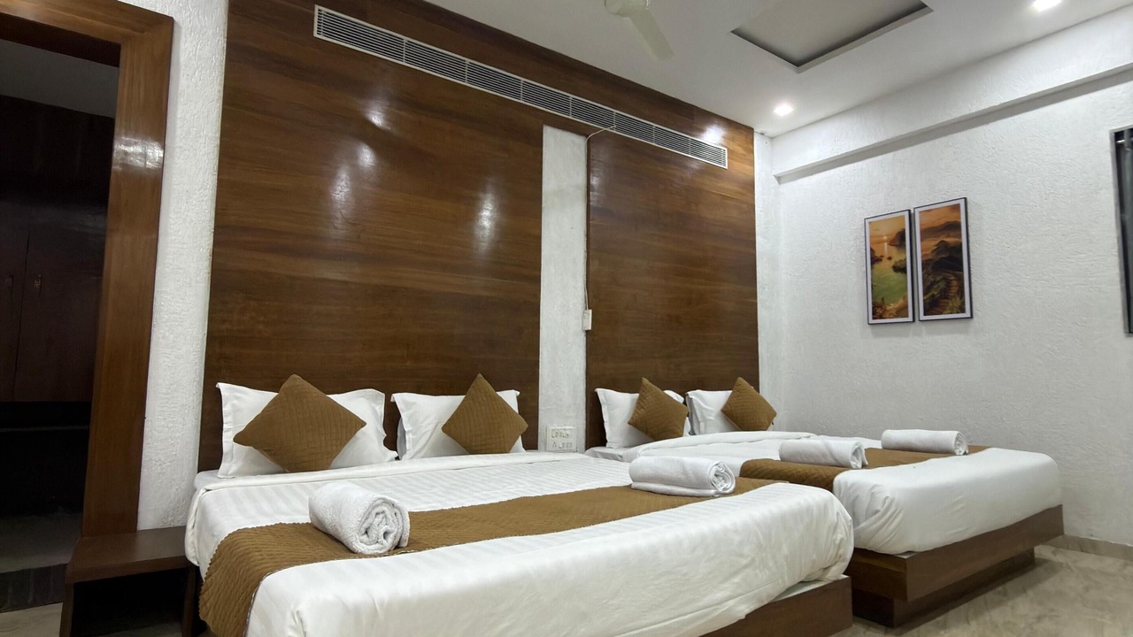 Photo of Bedroom in Mahabaleshwar