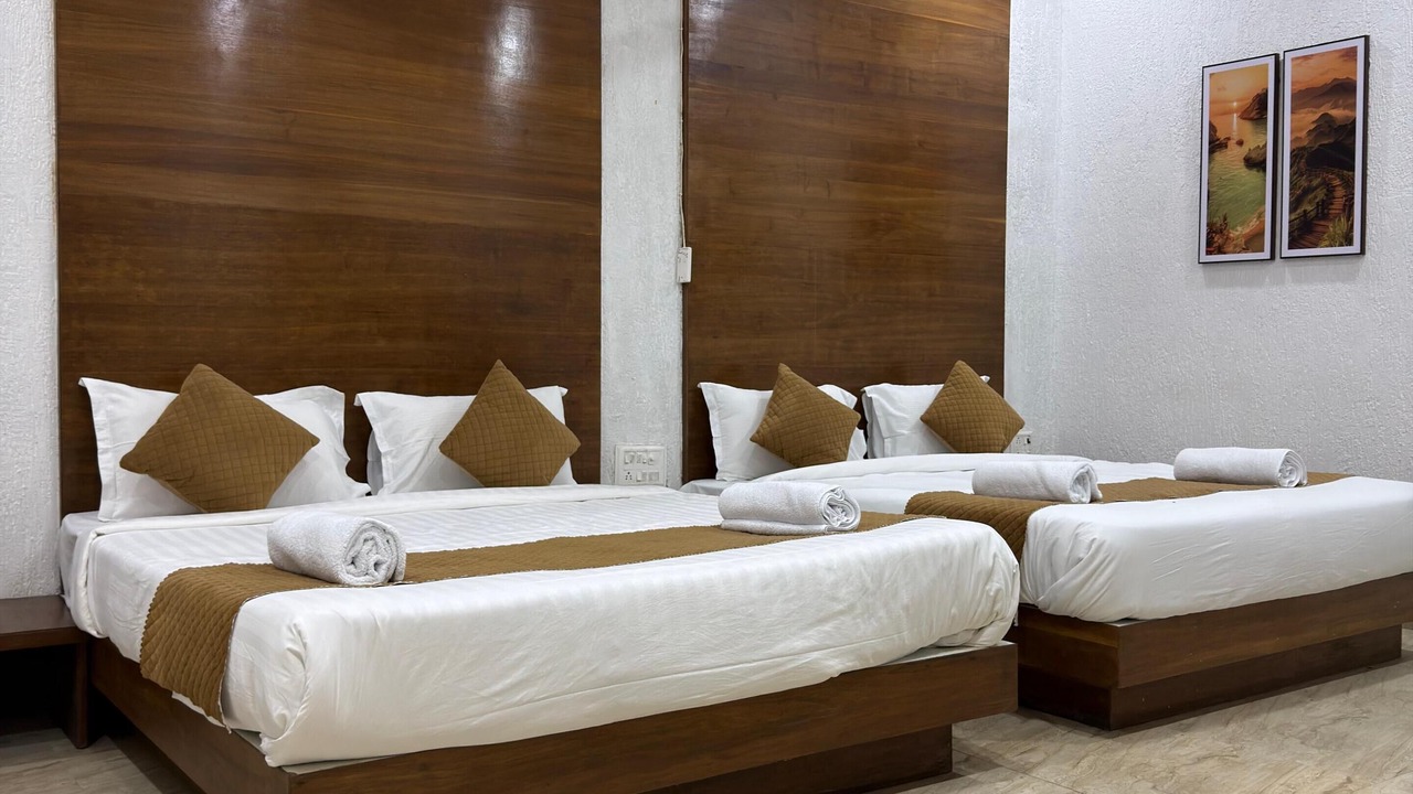 Photo of Bedroom in Mahabaleshwar