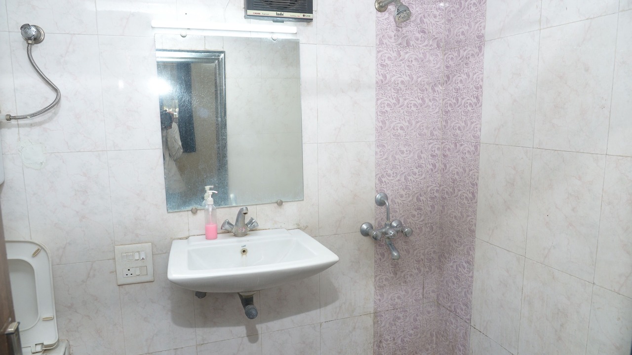 Photo of Bathroom in Nashik Road