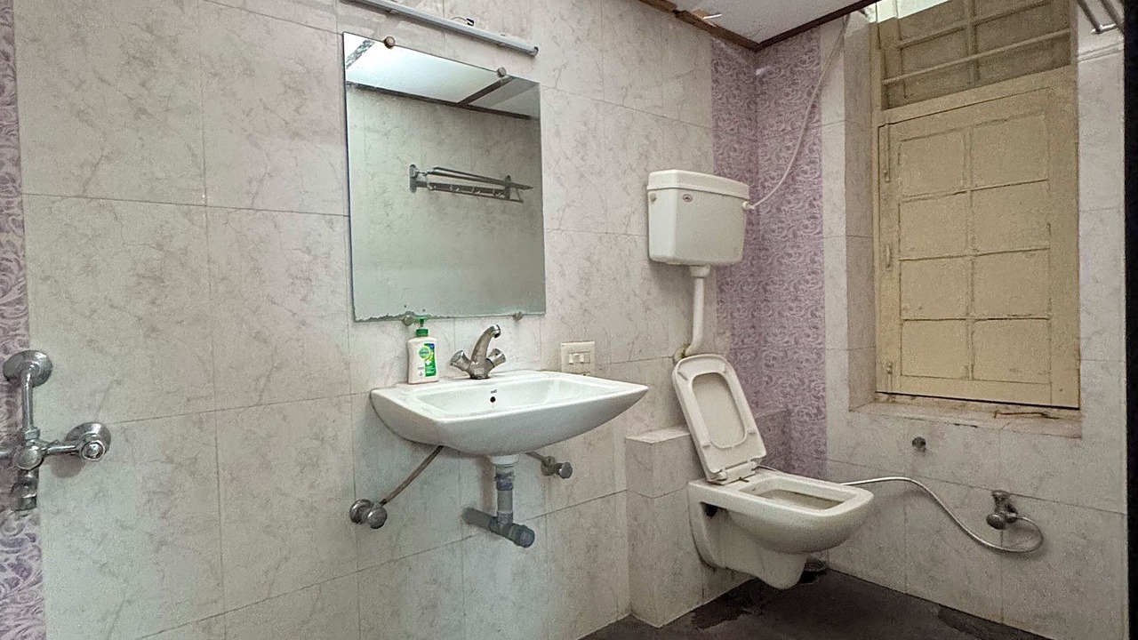 Photo of Bathroom in Nashik Road