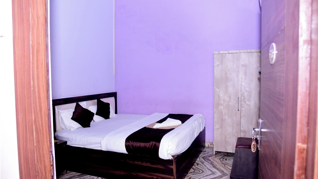 Photo of Bedroom in Naini