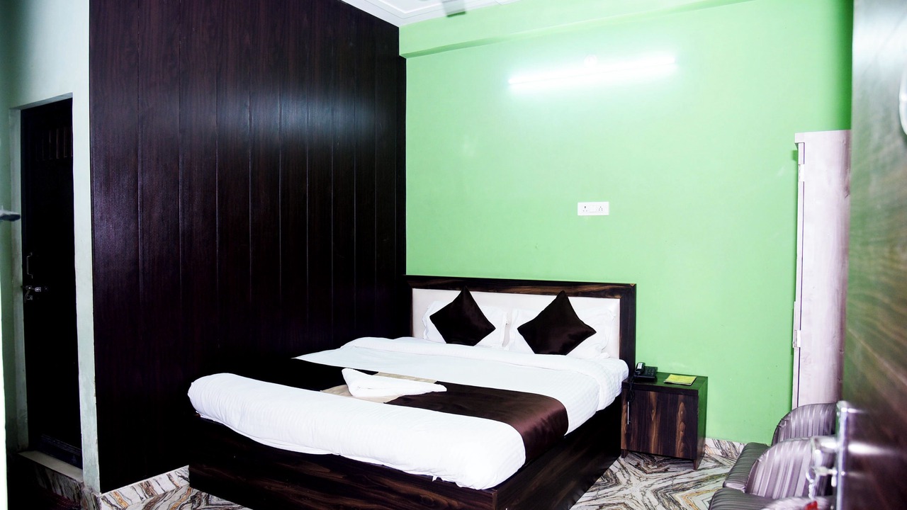 Photo of Bedroom in Naini