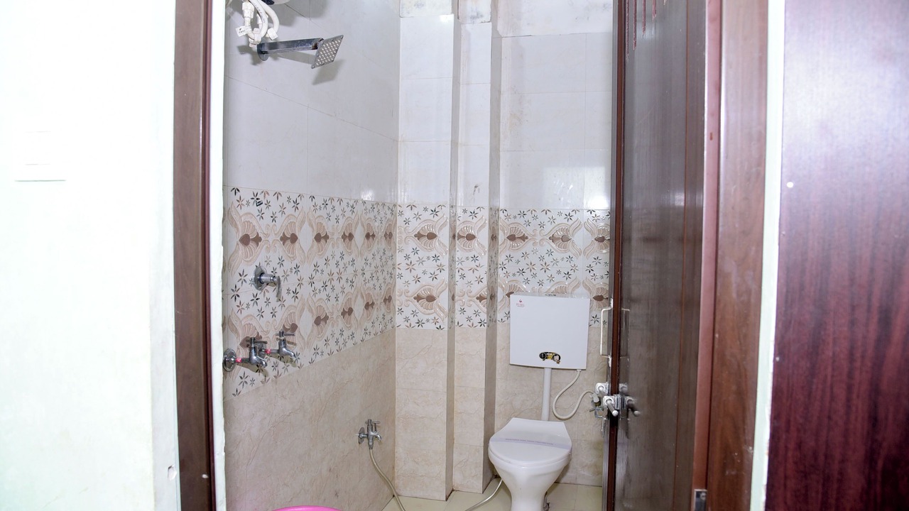 Photo of Bedroom in Naini