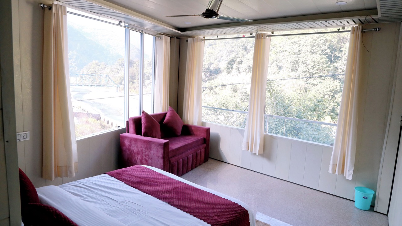 Photo of Bedroom in Jogiyana