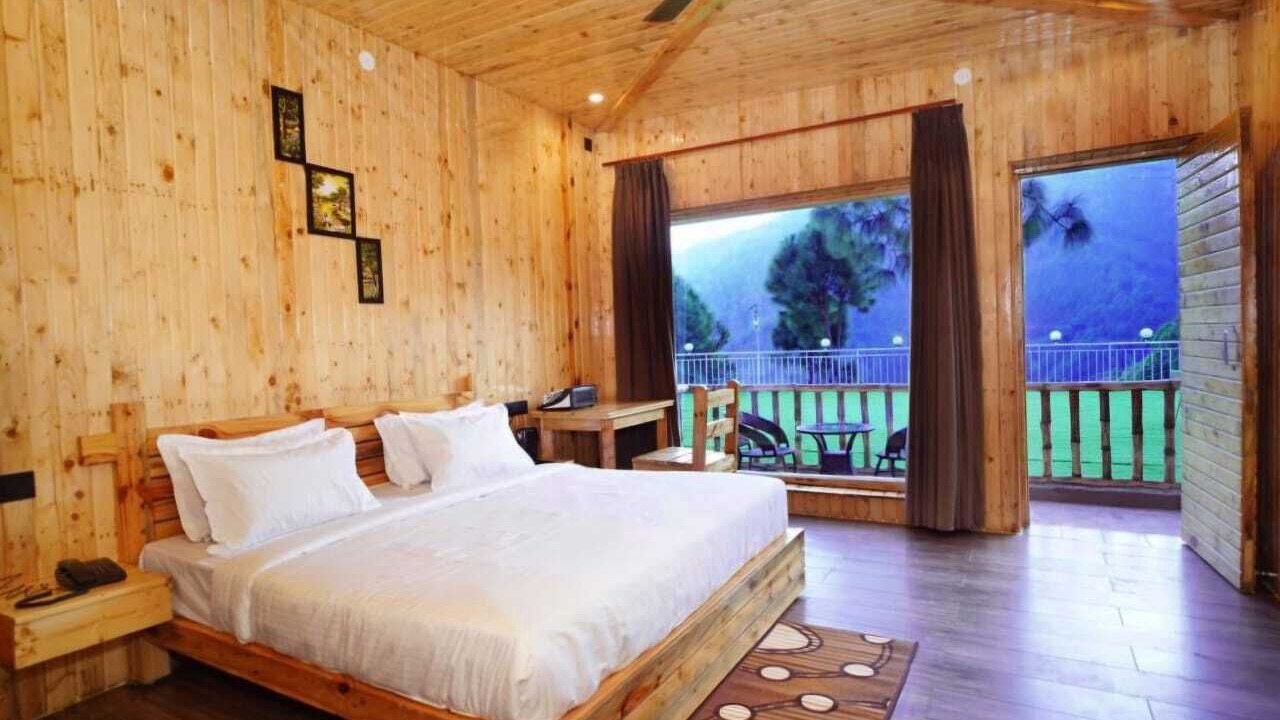 Photo of Bedroom in Lansdowne