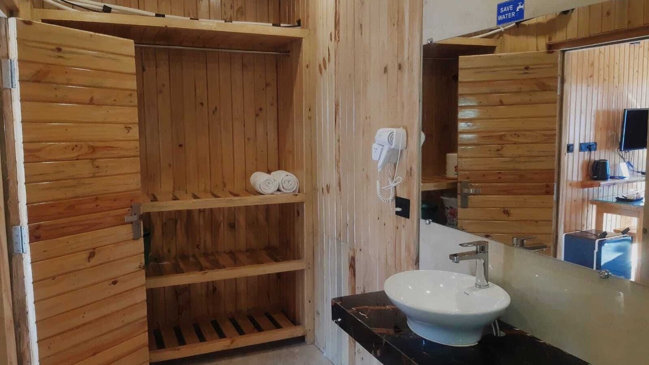 Photo of Bathroom in Lansdowne