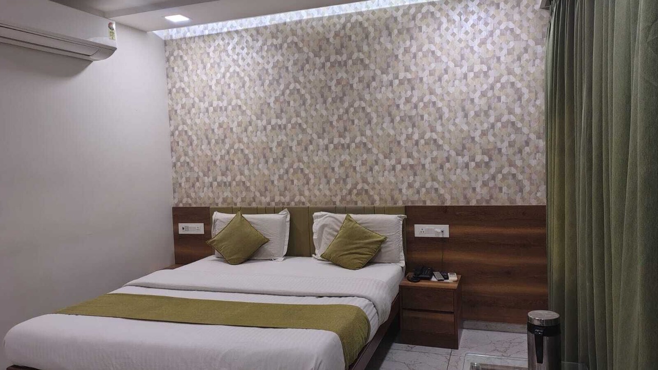 Photo of Bedroom in Sayajiganj