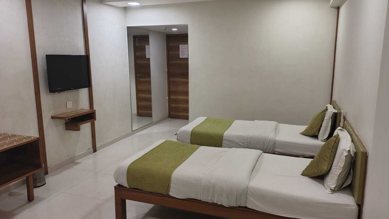 Photo of Bedroom in Sayajiganj