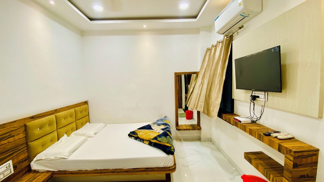 Photo of Bedroom in Omkareshwar