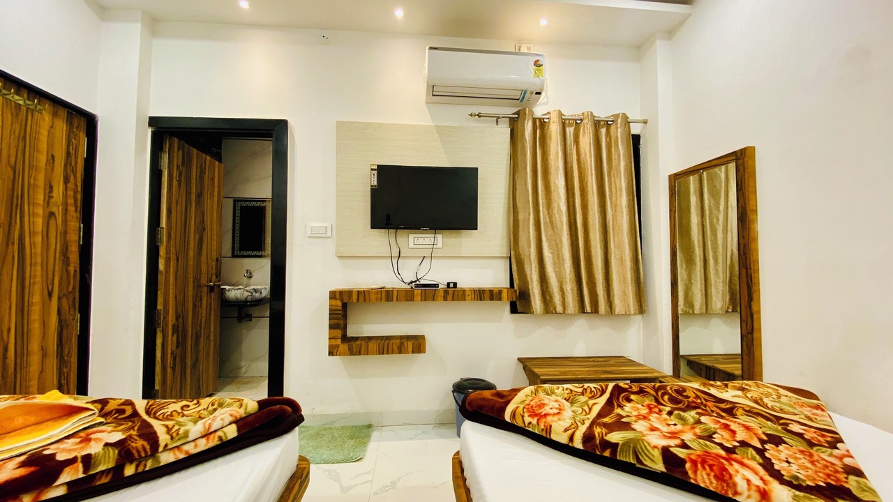 Photo of Bedroom in Omkareshwar