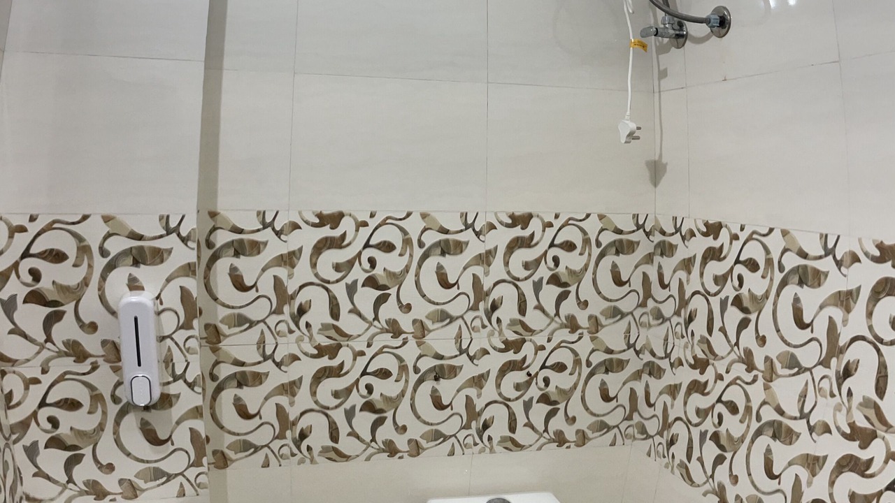 Photo of Bathroom in Gayariawas