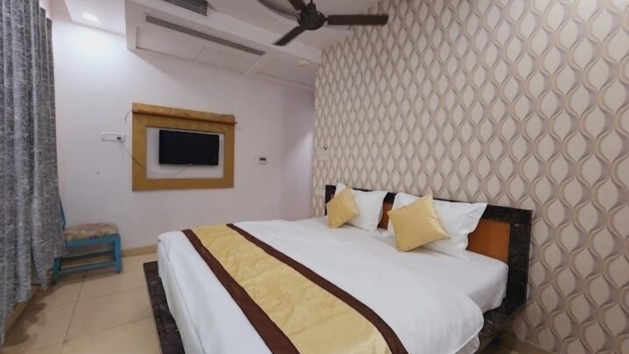 Photo of Bedroom in Dariyaganj