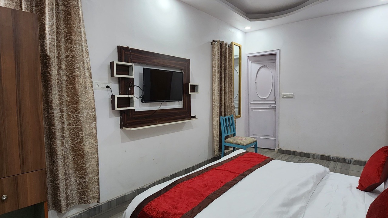 Photo of Bedroom in Dariyaganj