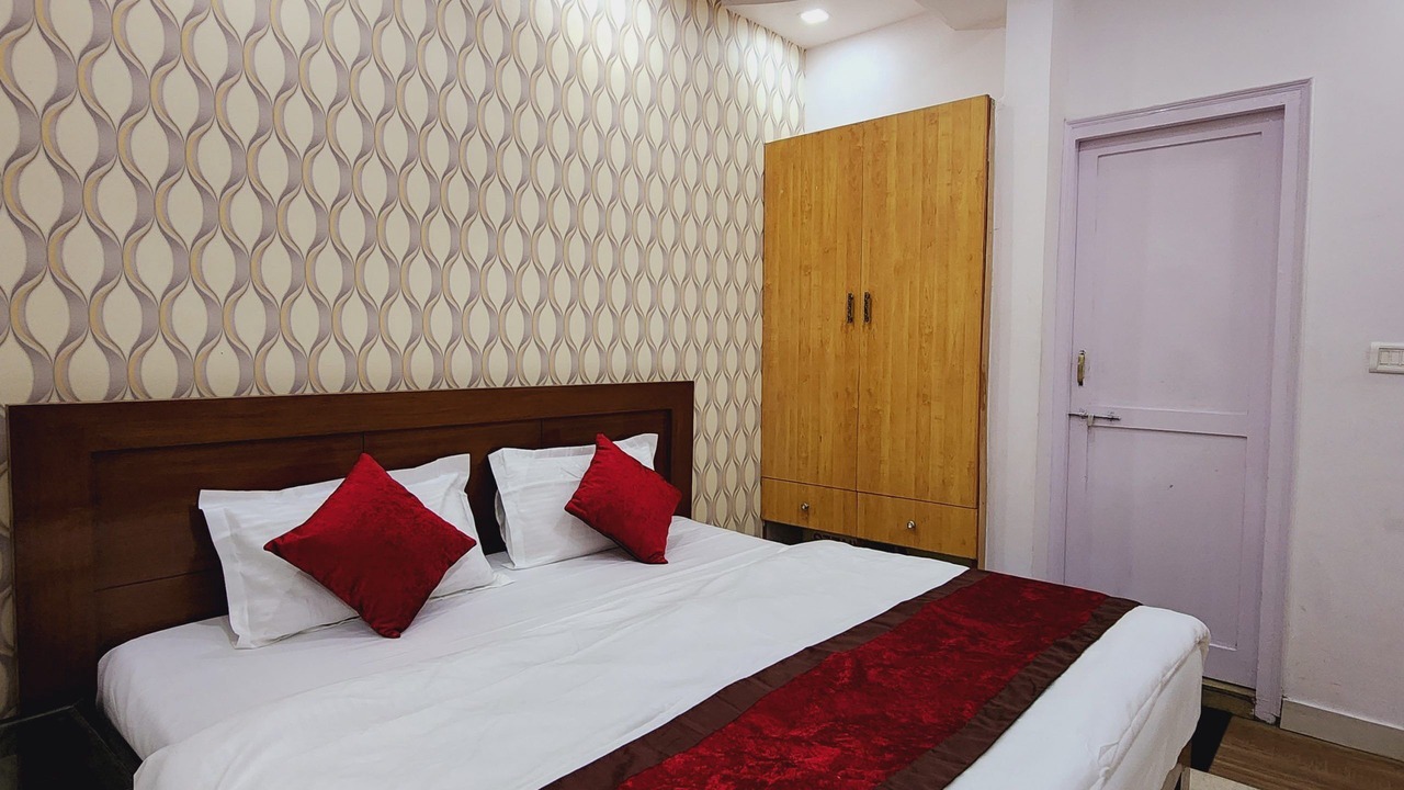 Photo of Bedroom in Dariyaganj