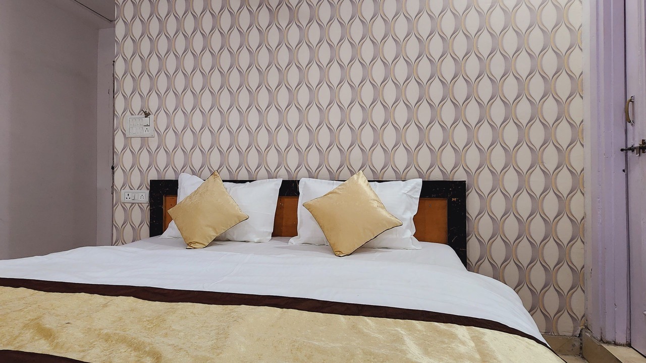 Photo of Bedroom in Dariyaganj