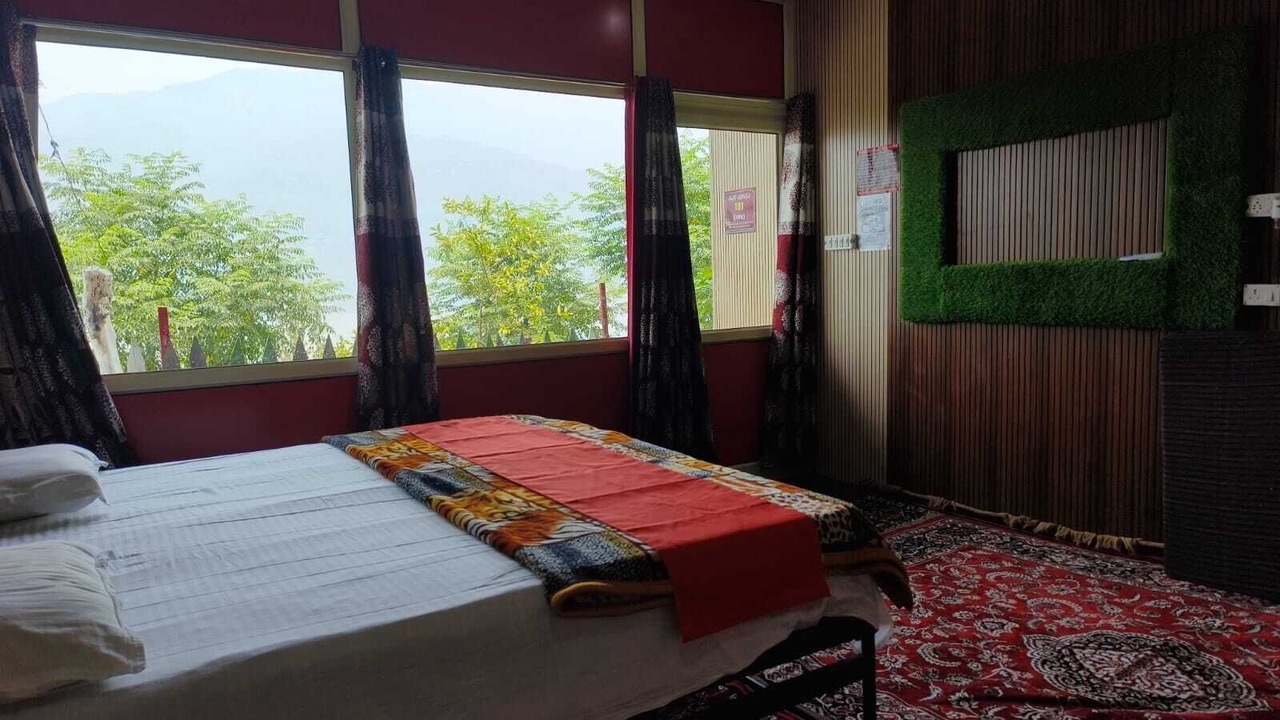 Photo of Livingroom in Tehri