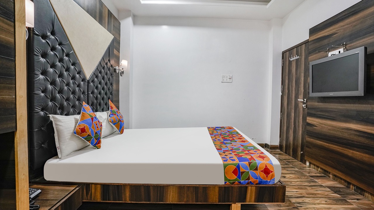 Photo of Bedroom in Daulatabad