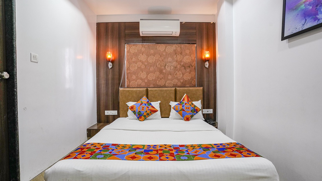 Photo of Bedroom in Daulatabad