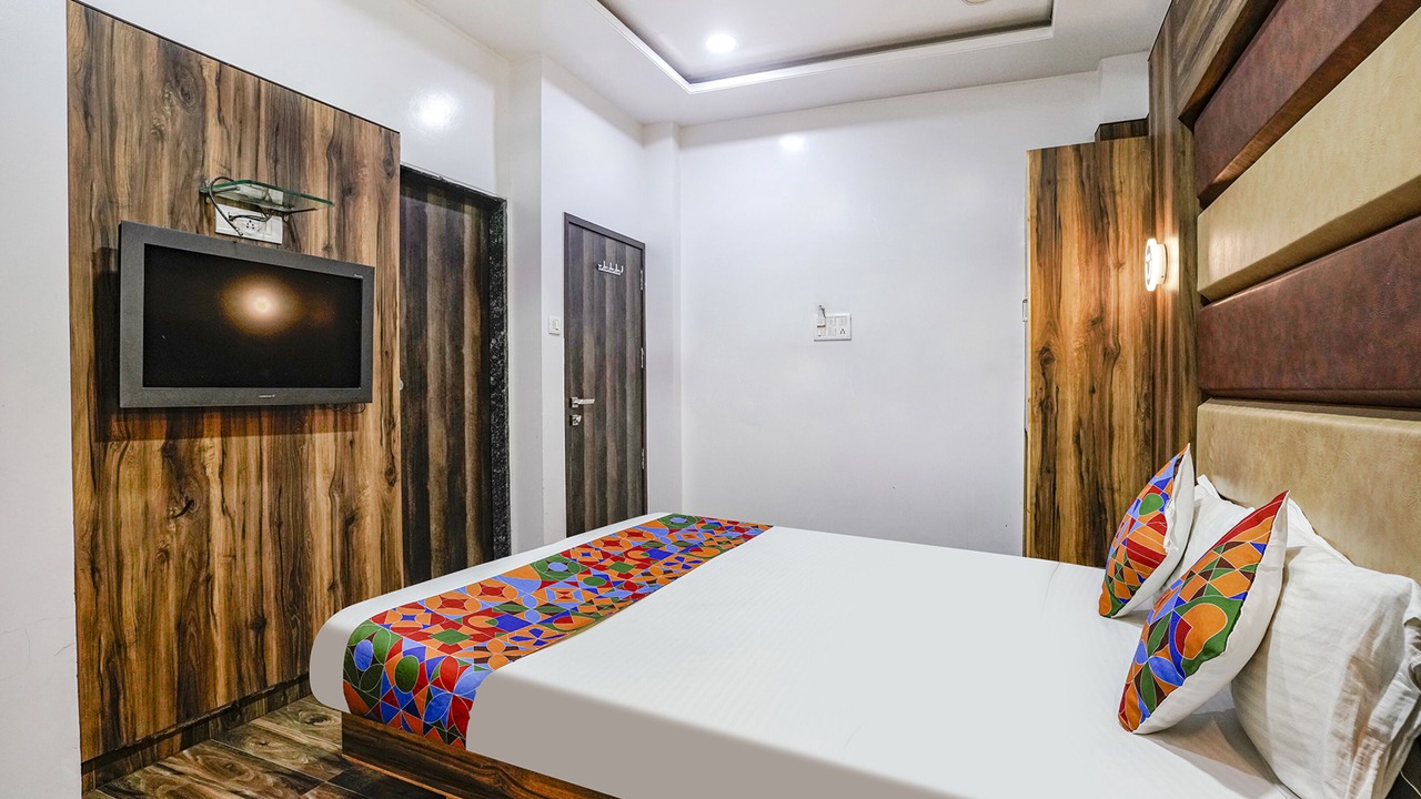 Photo of Bedroom in Daulatabad