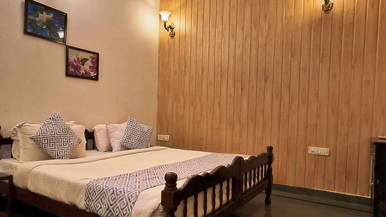 Photo of Bedroom in Mali Colony