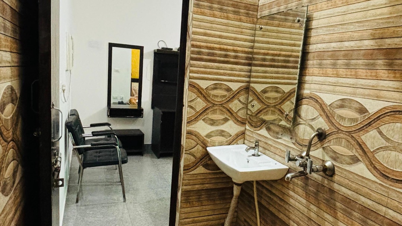 Photo of Bathroom in Taj Ganj
