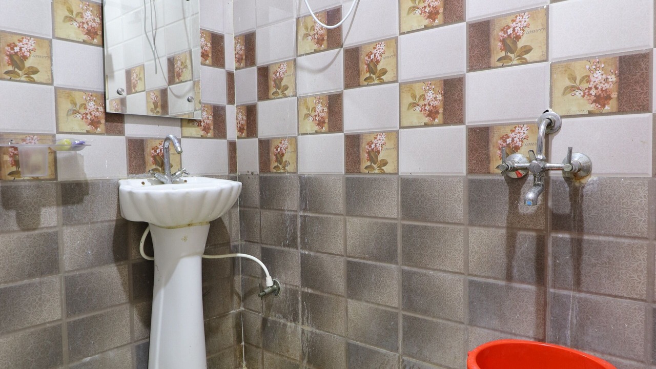 Photo of Bathroom in Taj Ganj