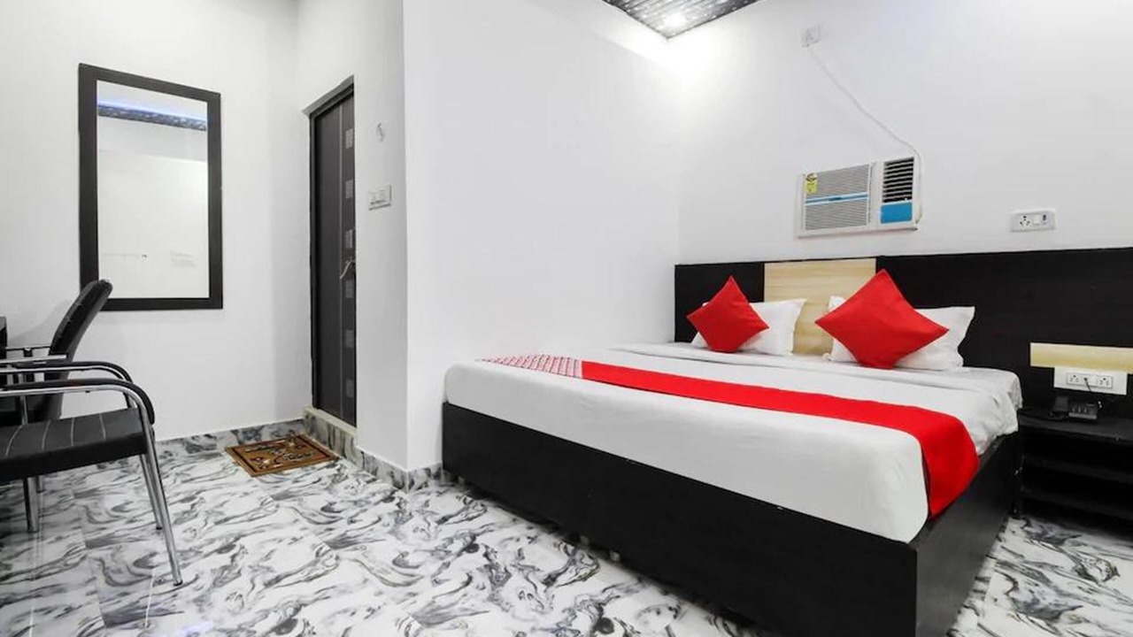 Photo of Bedroom in Taj Ganj
