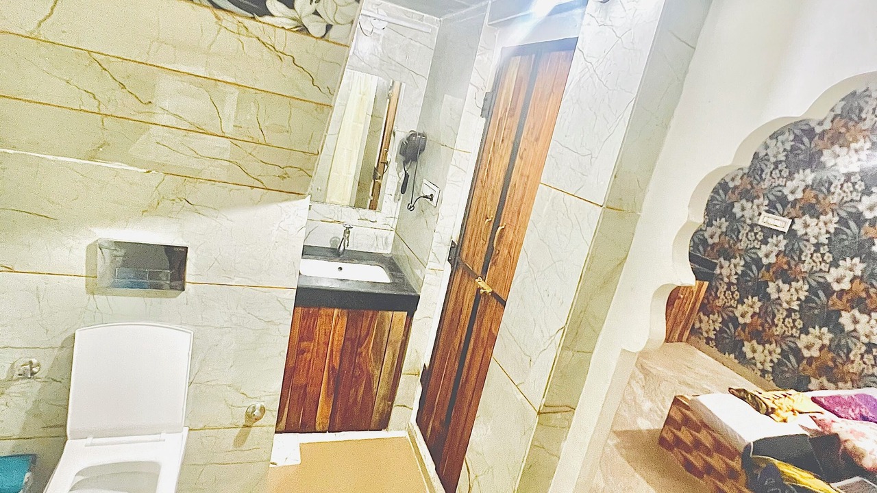 Photo of Bathroom in Amer