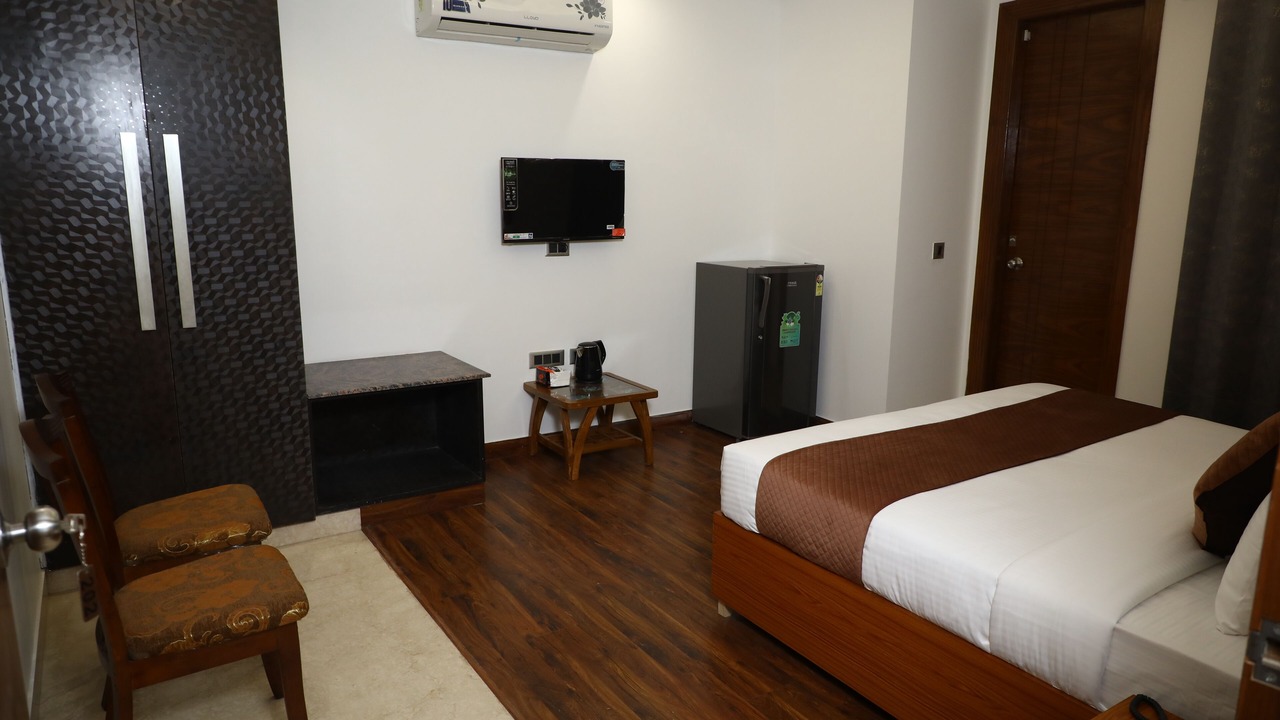 Photo of Bedroom in Nehru Place