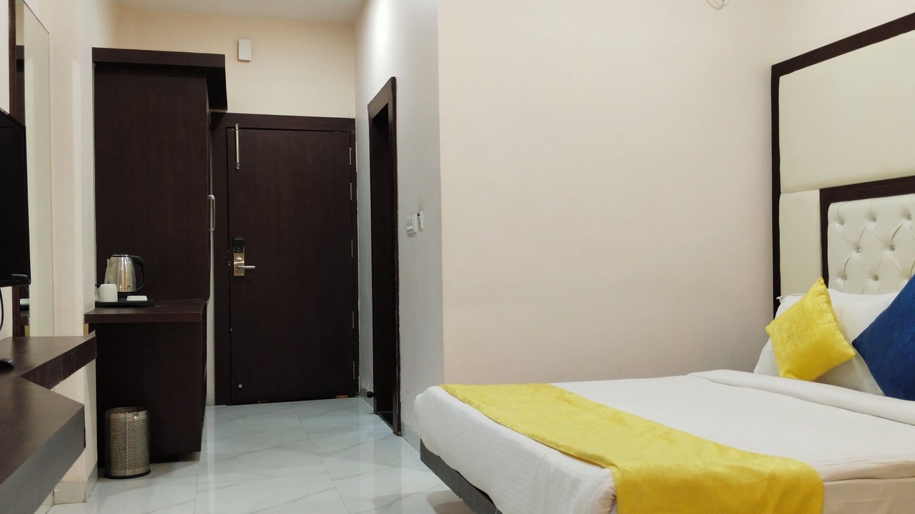 Photo of Bedroom in Dewas