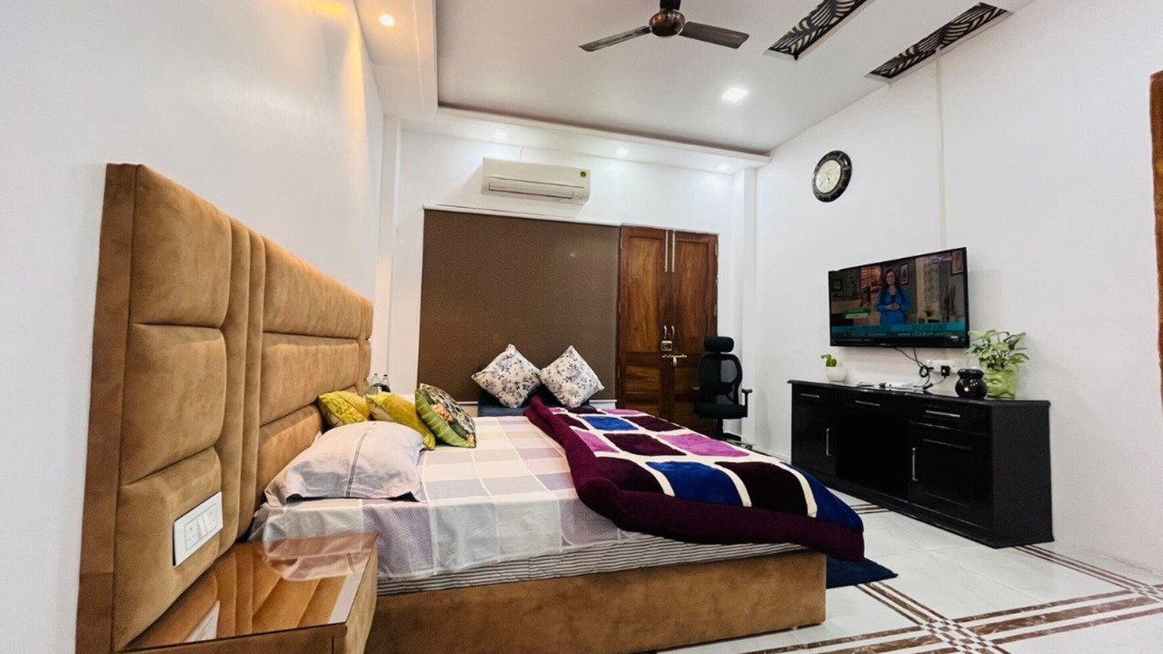 Photo of Bedroom in Mayapur
