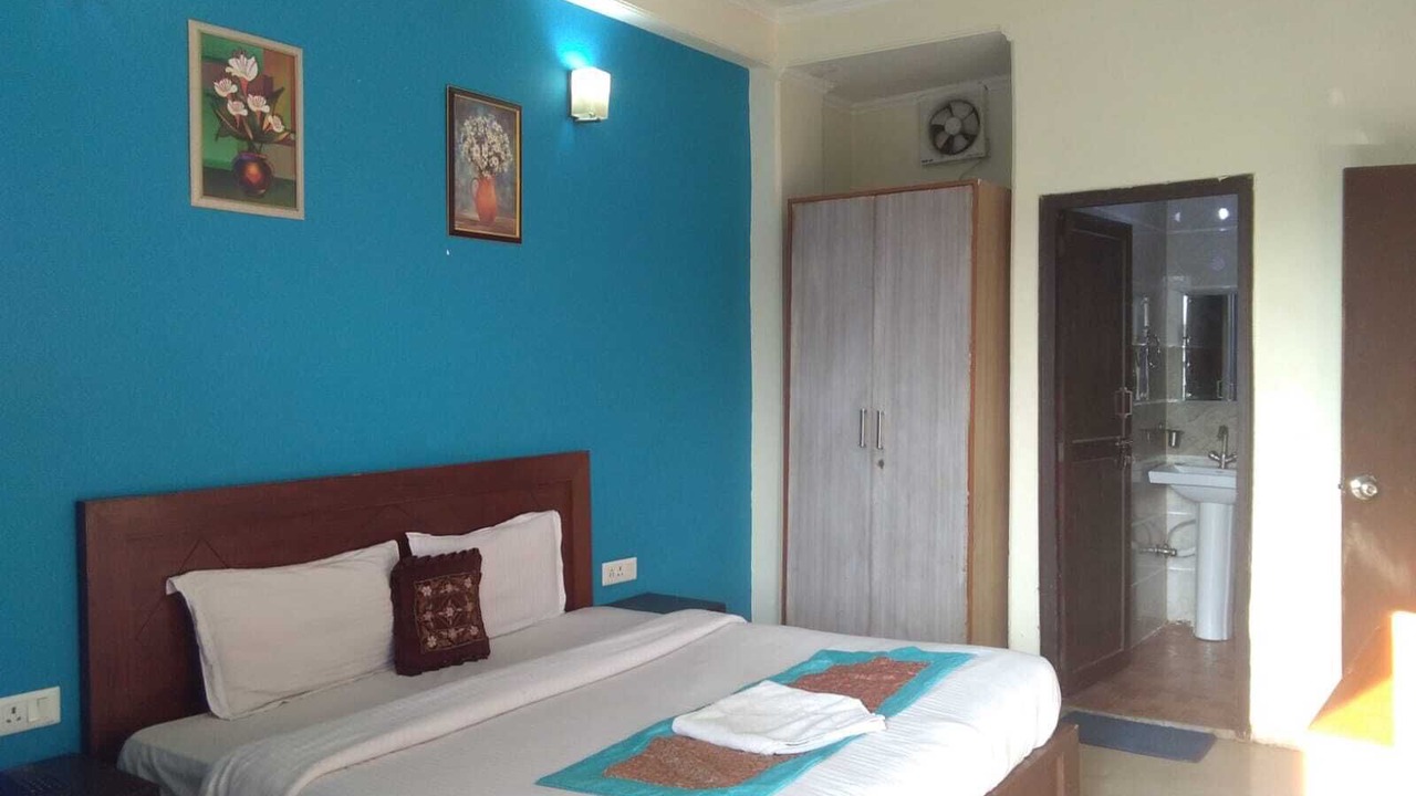 Photo of Bedroom in DLF Phase 3