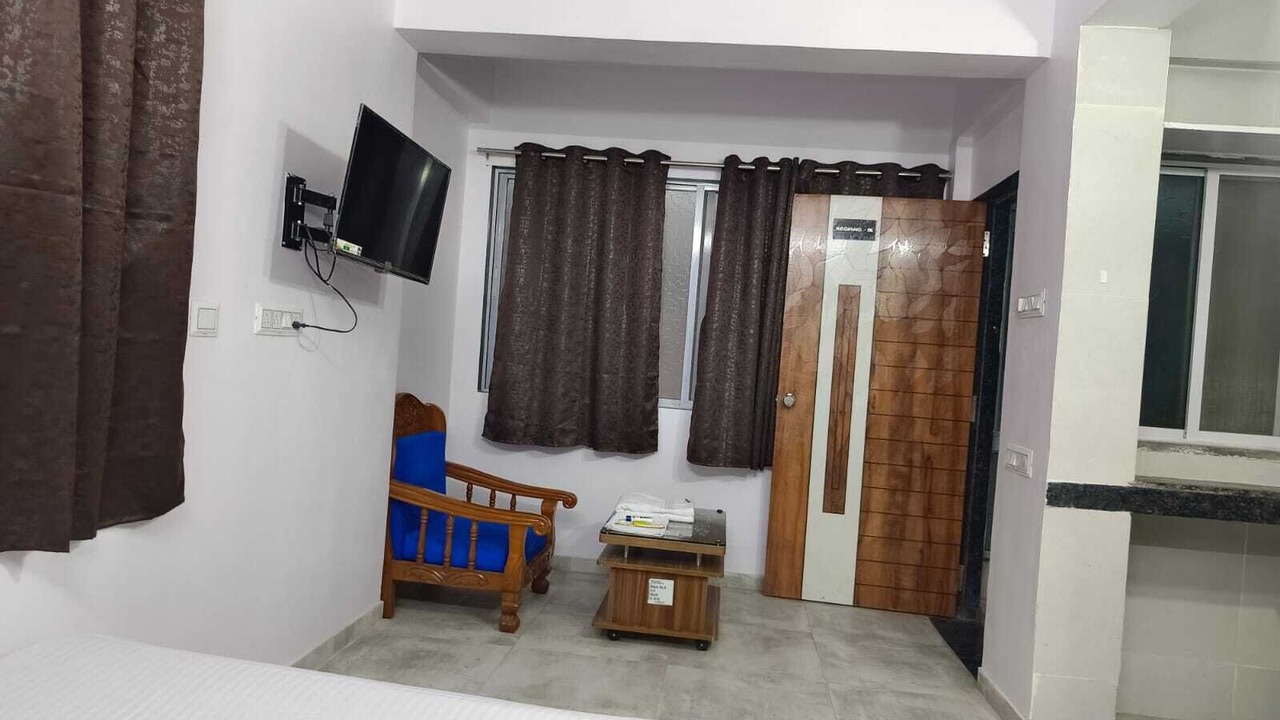 Photo of Bedroom in Moti Khavdi