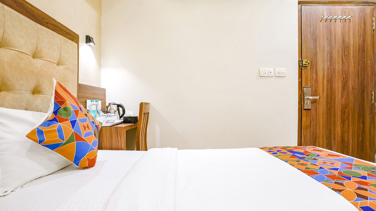Photo of Bedroom in Prabhadevi