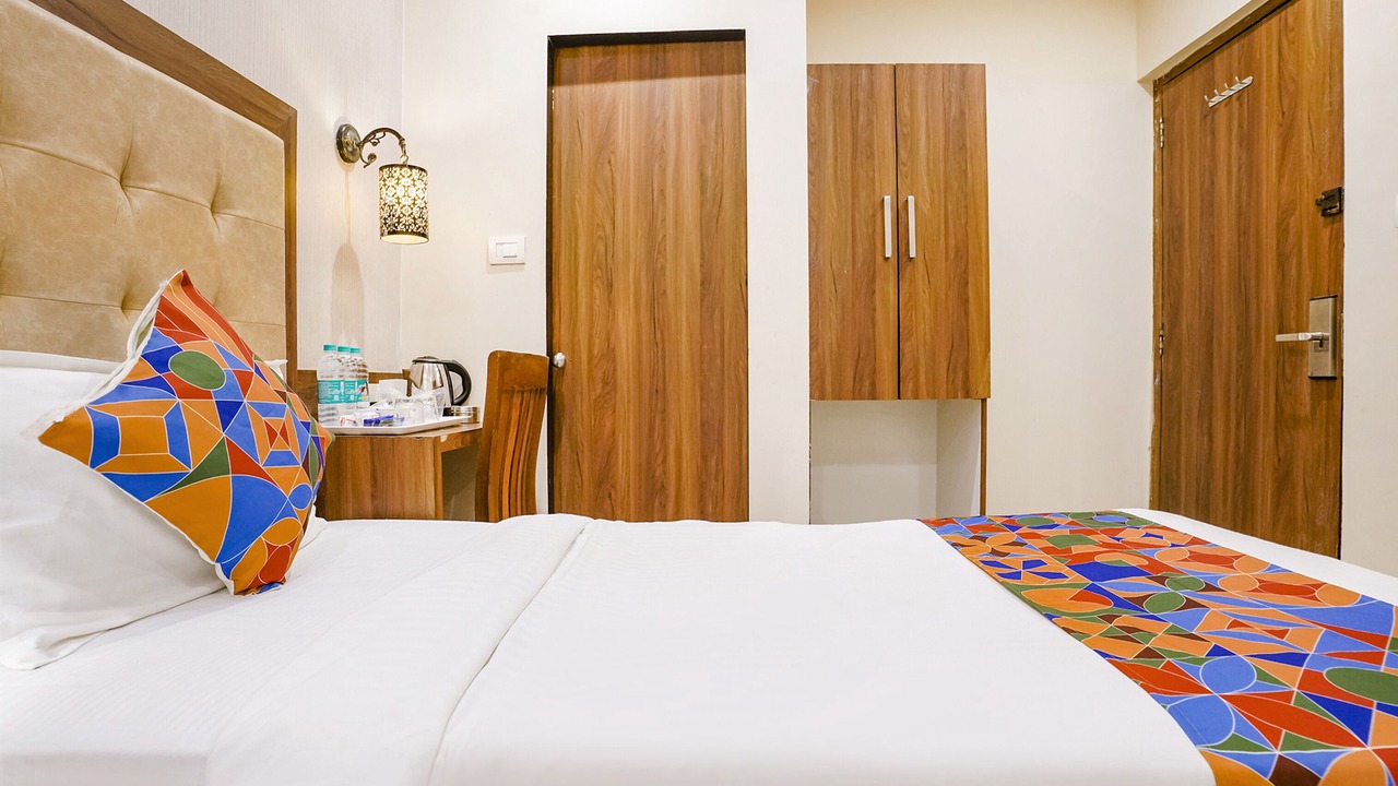 Photo of Bedroom in Prabhadevi