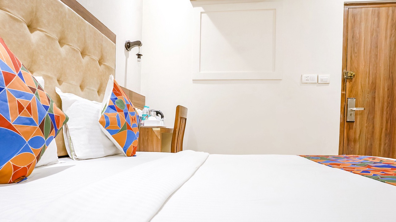 Photo of Bedroom in Prabhadevi