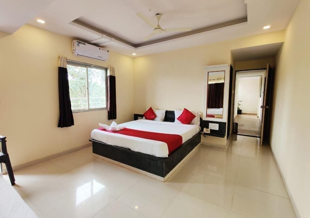 Photo of Bedroom in Mahabaleshwar