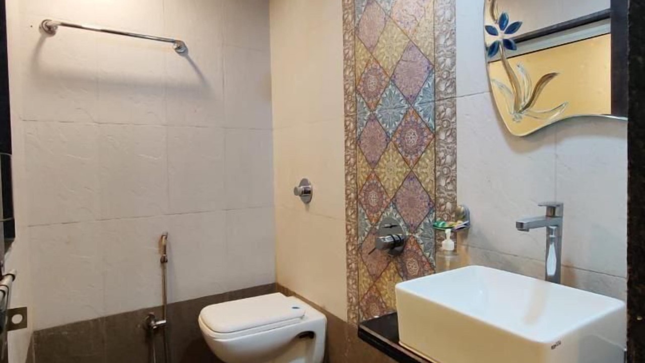 Photo of Bathroom in Mahabaleshwar