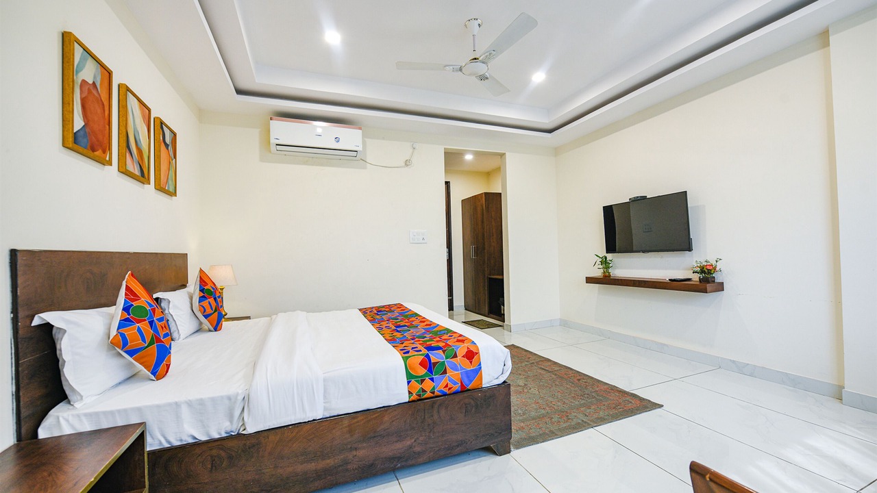 Photo of Bedroom in Mayapur