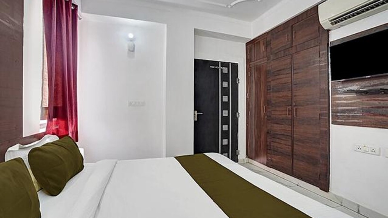 Photo of Bedroom in Raja Park